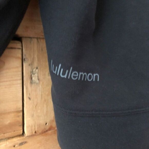 Lululemon San Francisco S/M Pride Pop‎ Up Black Crewneck Sweater Pullover Unisex - Picture 2 of 4